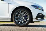 Volkswagen Passat GTE Estate 2019 года (UK)